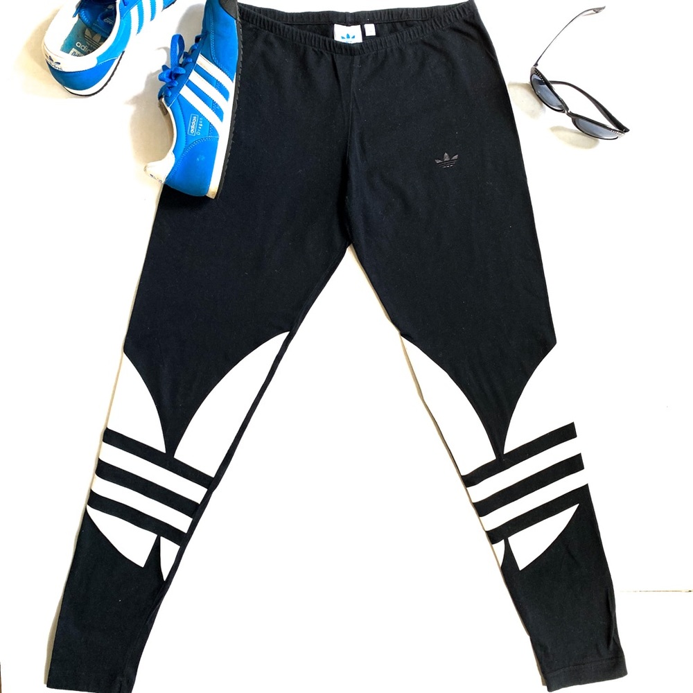 🔥Large Adidas Logo Legging🔥
